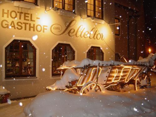 Hotel Gasthof Am Selteltor Wiesensteig Exteriör bild
