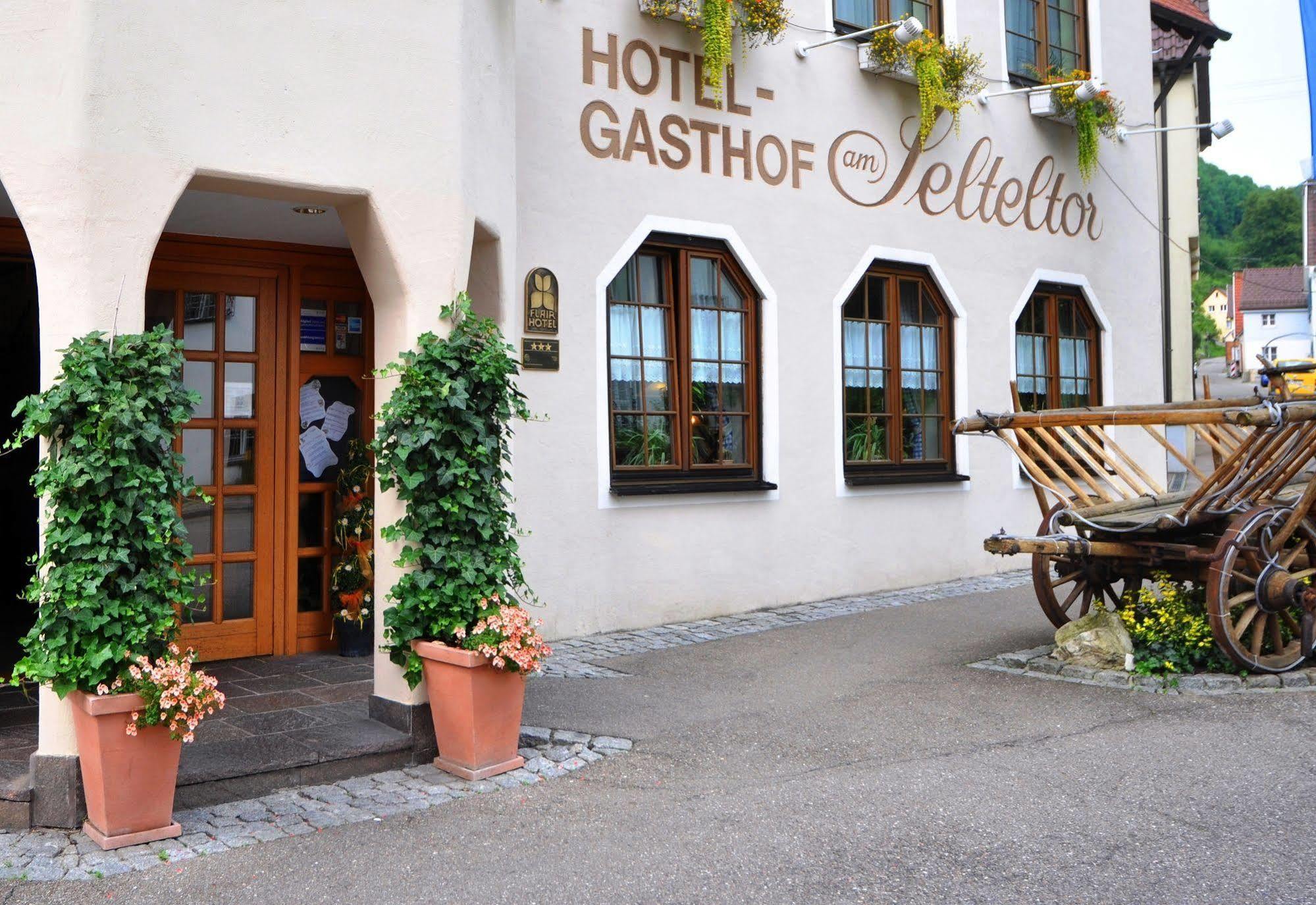 Hotel Gasthof Am Selteltor Wiesensteig Exteriör bild